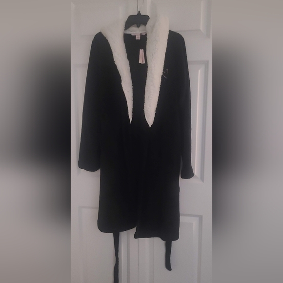 Victoria's Secret NWT Size M/L Black Robe - Picture 3 of 9